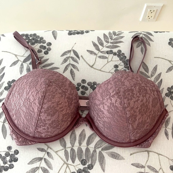 Victoria's Secret Push Up Bra Violet 32 D cup Lace - Picture 3 of 5